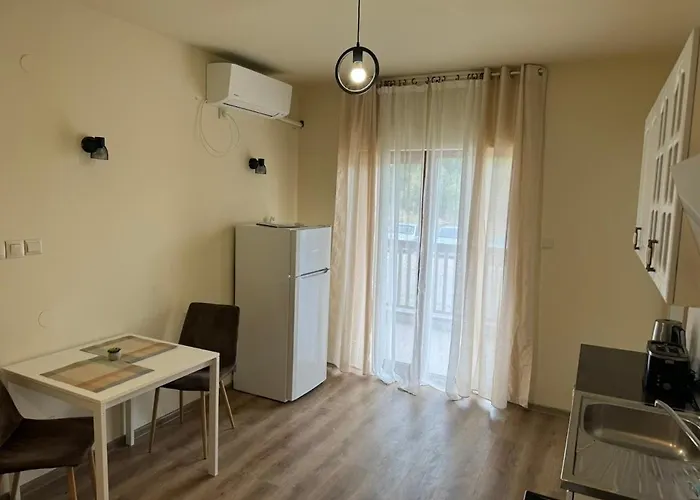 公寓 Simple And Affordable In With Available Parking Space *