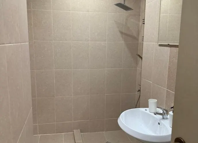 Simple And Affordable In With Available Parking Space 公寓 *